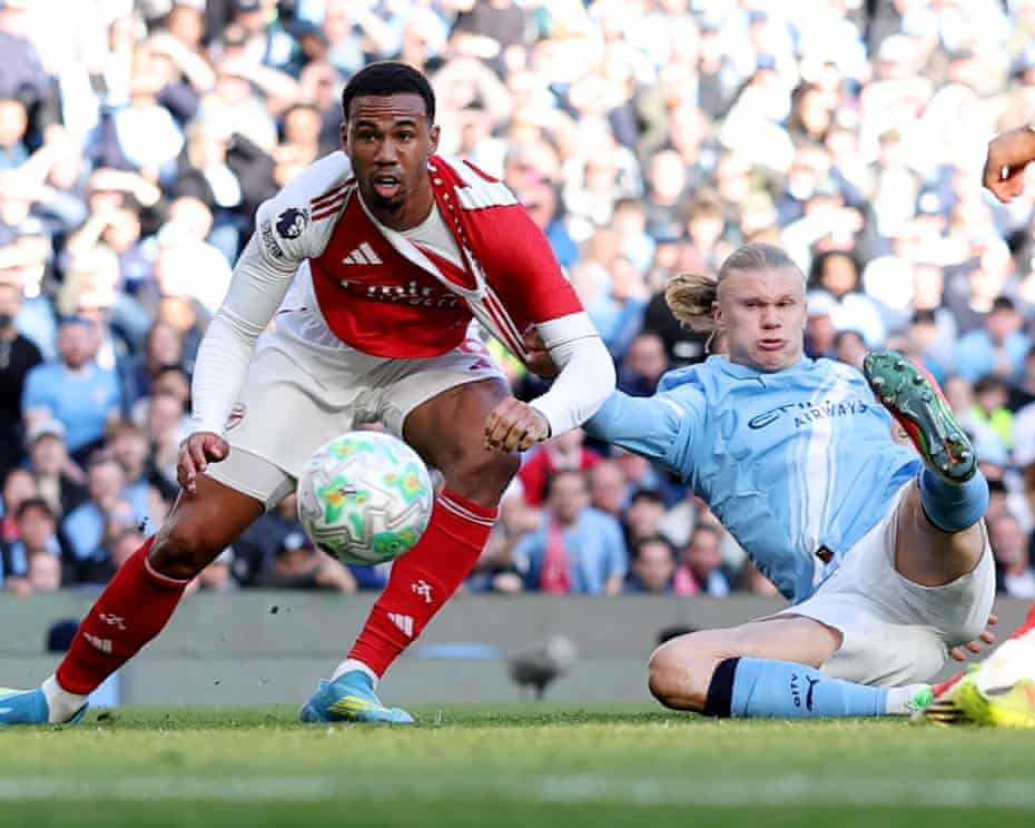Manchester City Beats Arsenal 2-1 in Title Clash