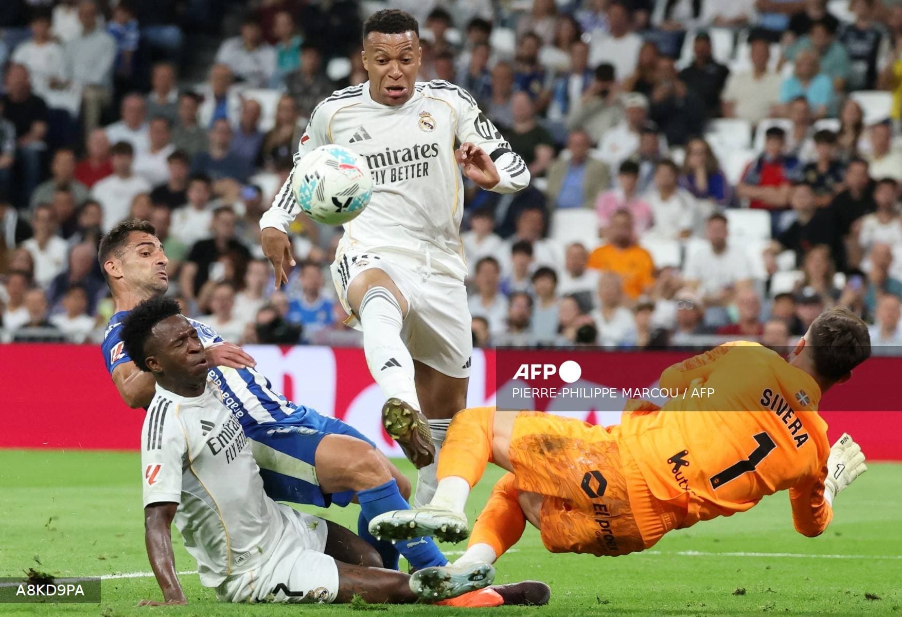Real Madrid Triumphs 2-1 Over Alaves in La Liga Clash